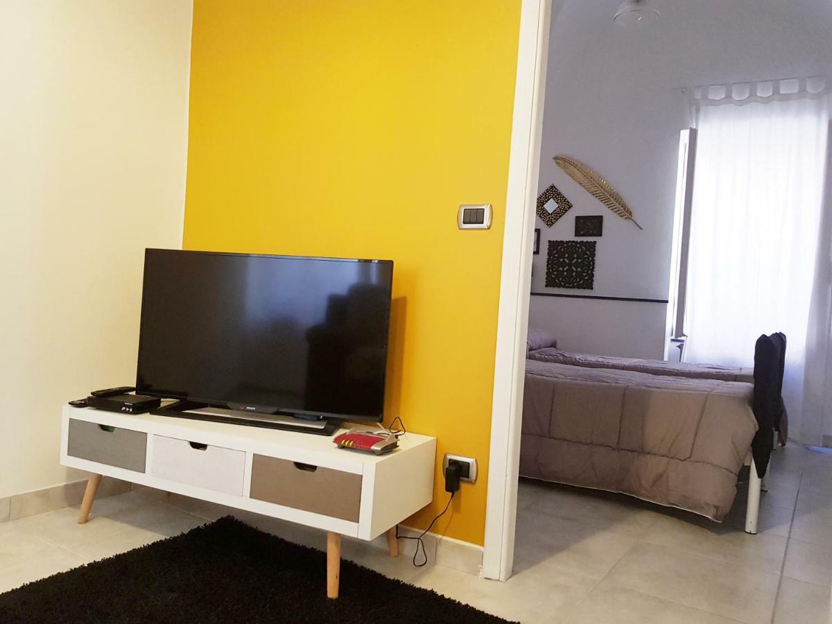 Modern Flat With Panoramic Terrace In Zuccarello Lejlighed Eksteriør billede