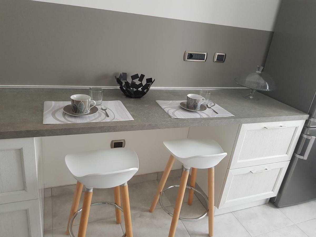 Modern Flat With Panoramic Terrace In Zuccarello Lejlighed Eksteriør billede