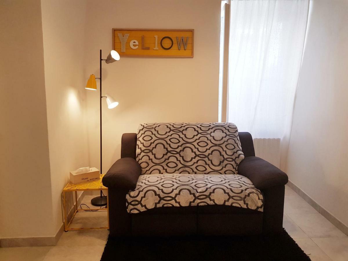 Modern Flat With Panoramic Terrace In Zuccarello Lejlighed Eksteriør billede