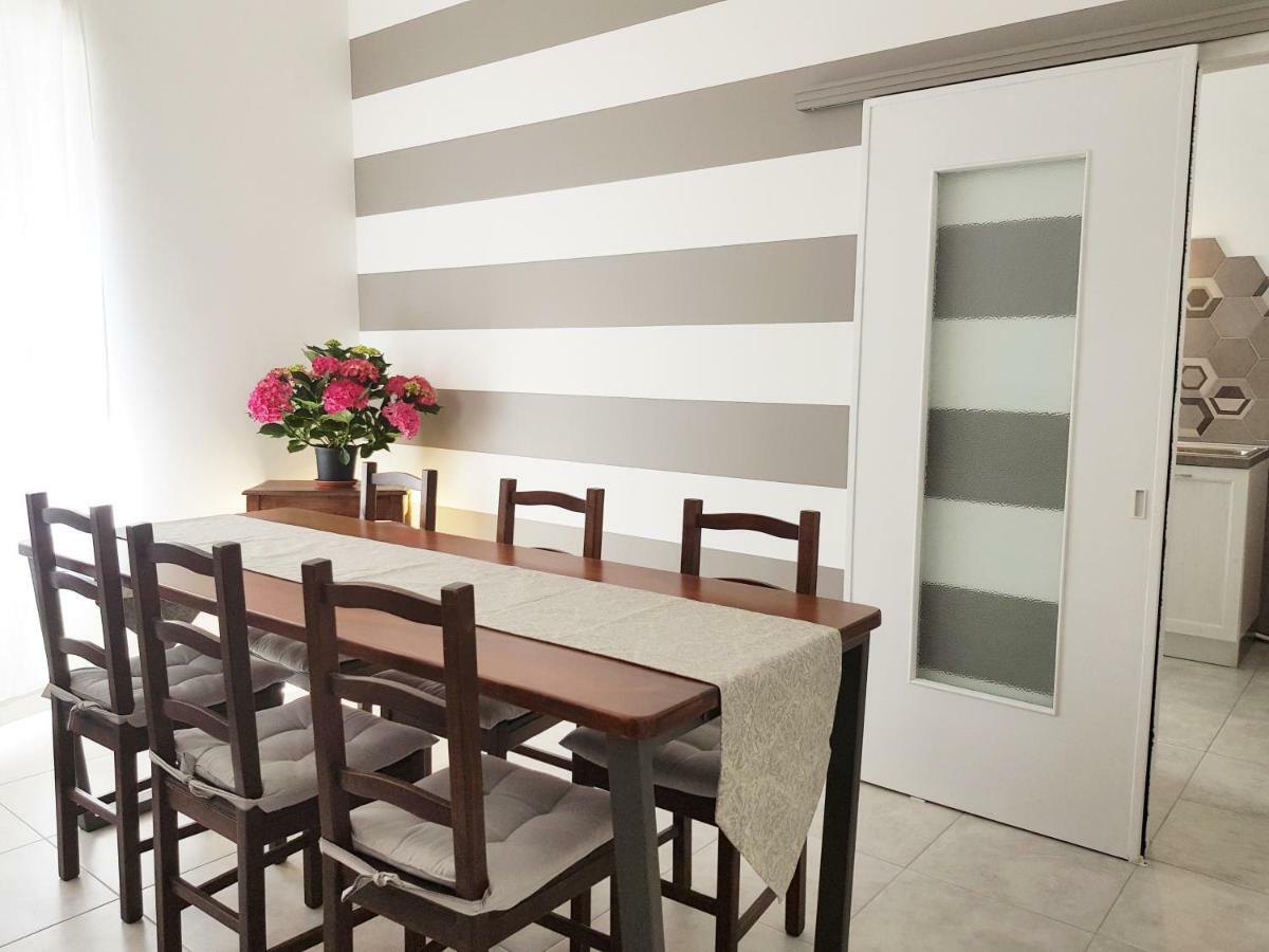 Modern Flat With Panoramic Terrace In Zuccarello Lejlighed Eksteriør billede